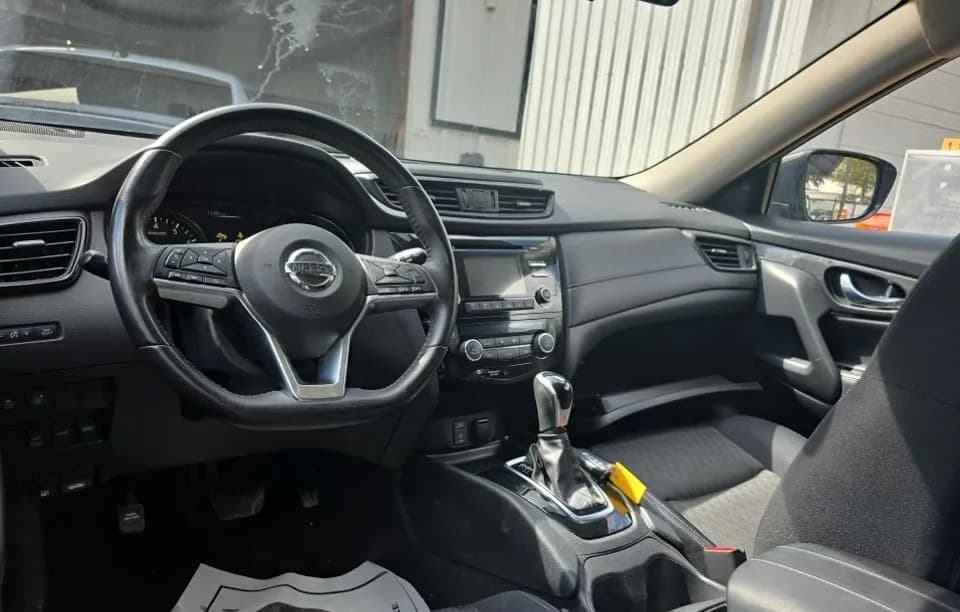 2017 NISSAN ROGUE SV 5