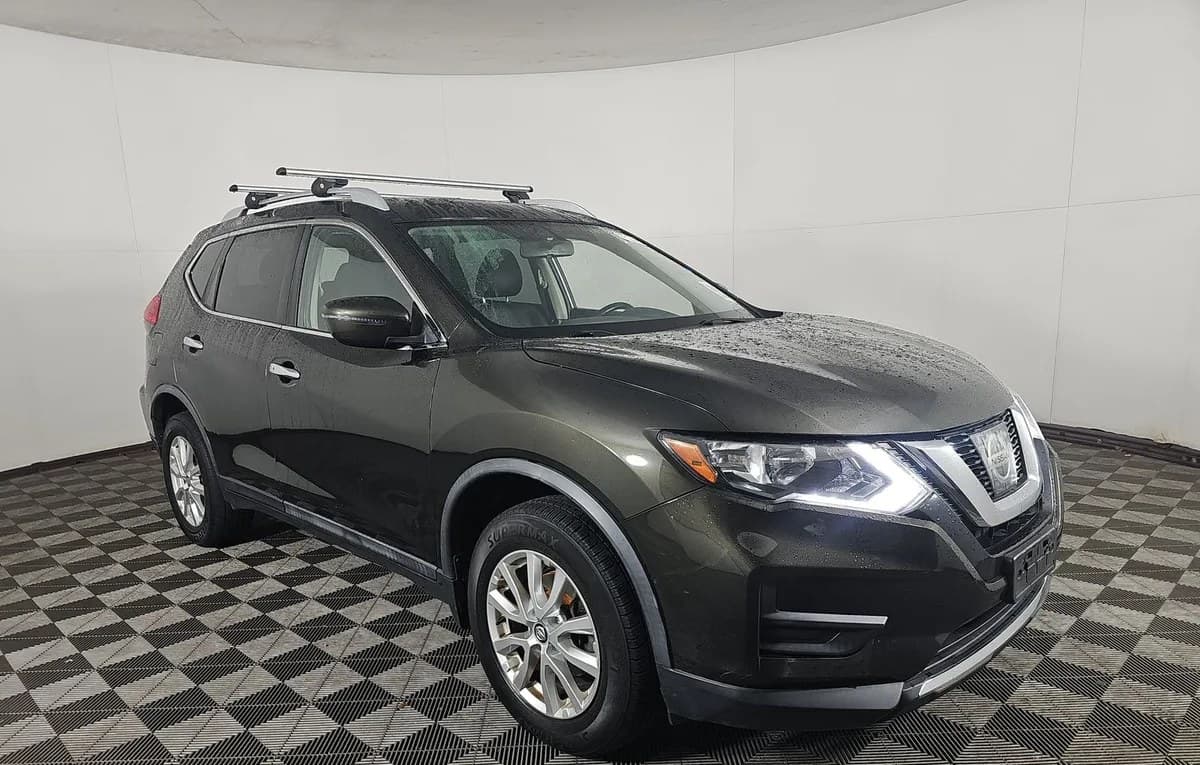 2017 NISSAN ROGUE SV 3