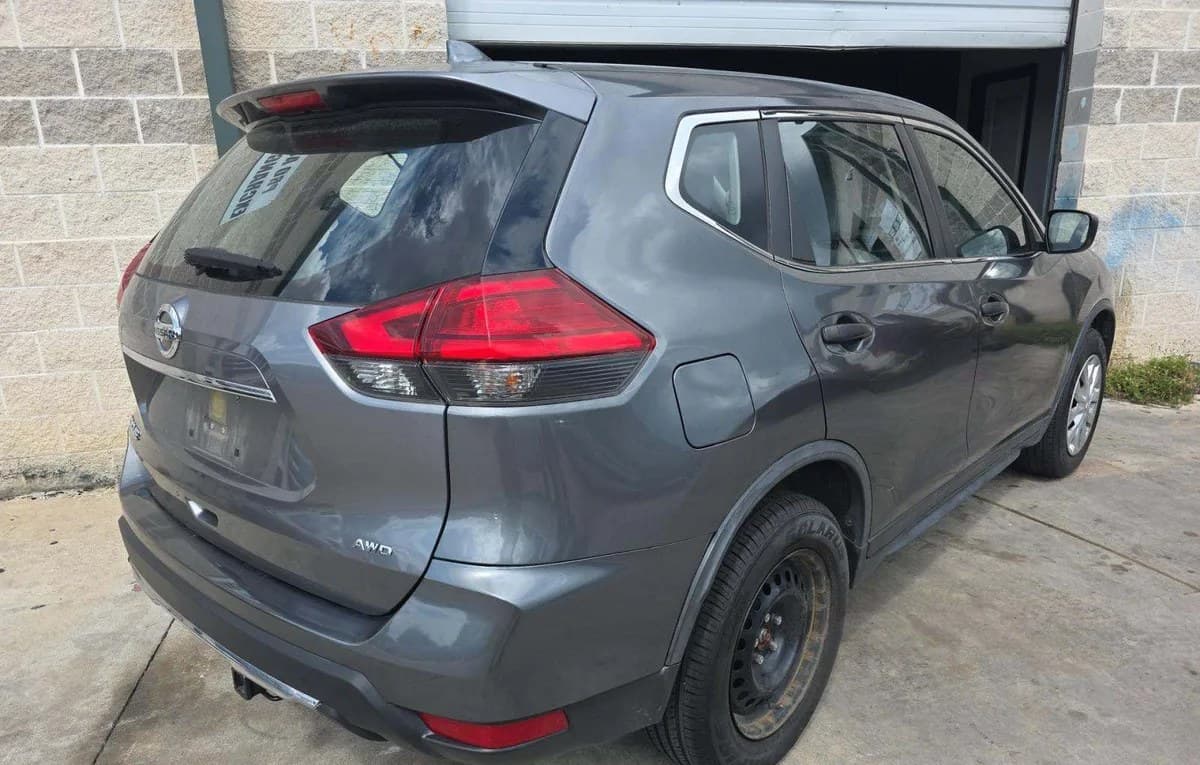 2017 NISSAN ROGUE S 4