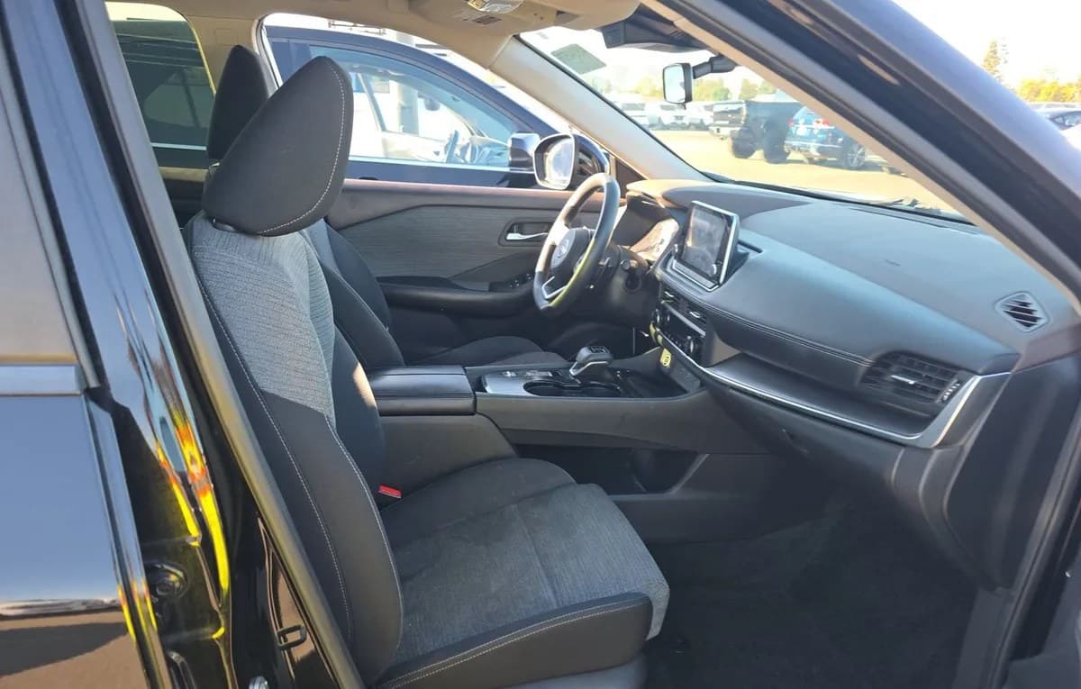 2023 NISSAN ROGUE SV 4