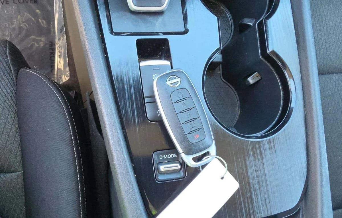 2024 NISSAN ROGUE SV 5