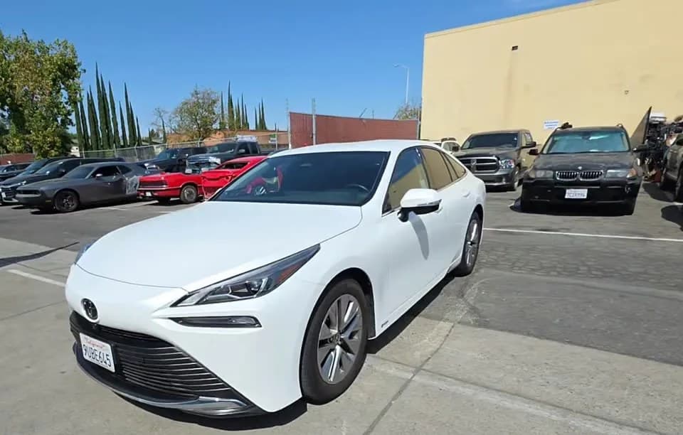 2025 TOYOTA MIRAI XLE 2