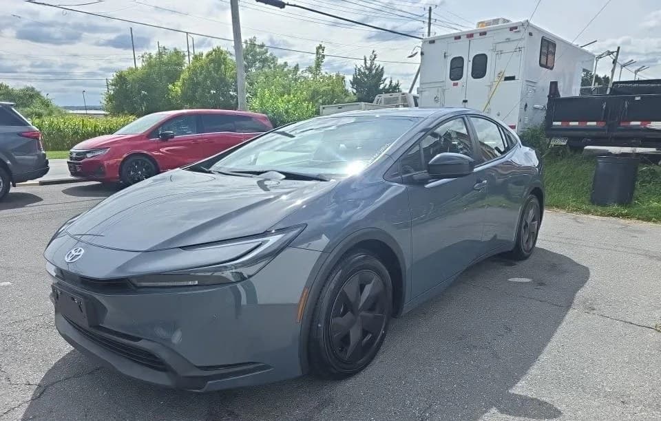 2025 TOYOTA PRIUS LE