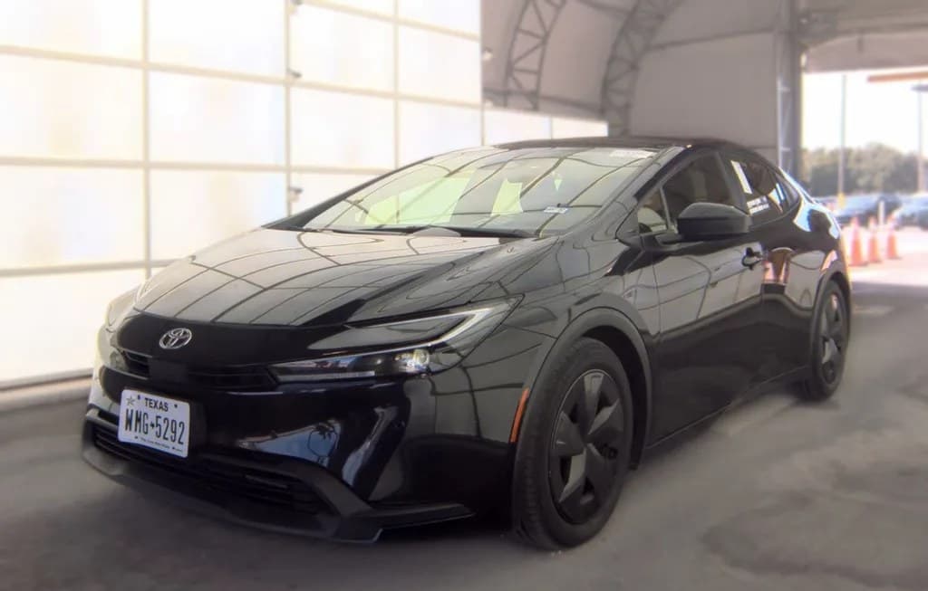 2025 TOYOTA PRIUS LE