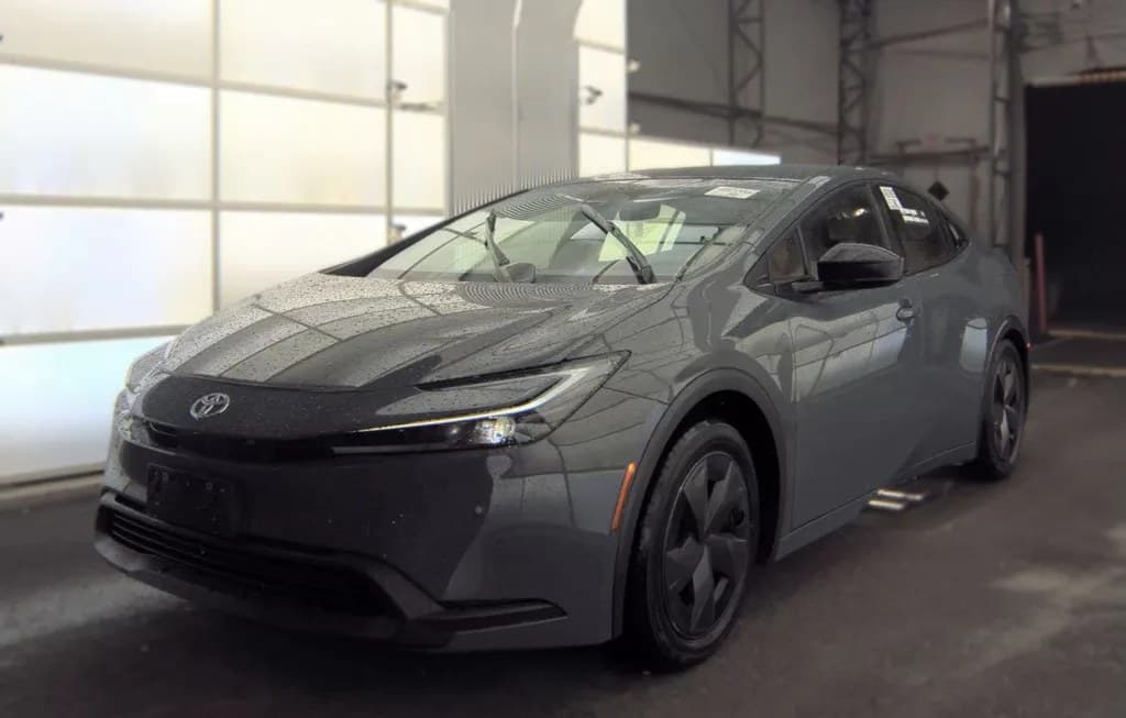 2025 TOYOTA PRIUS LE