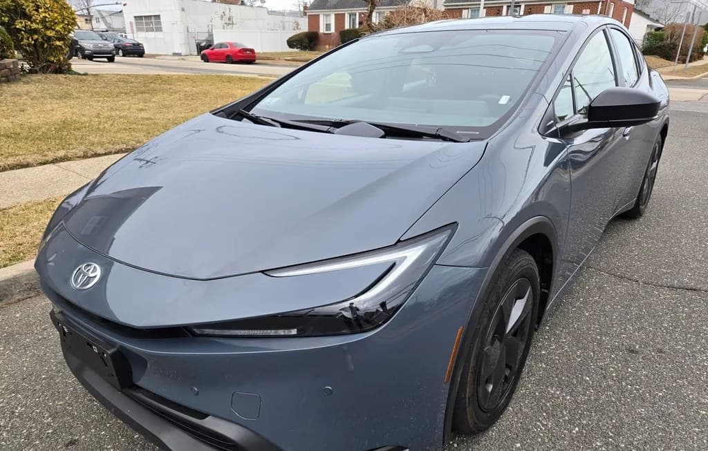 2024 TOYOTA PRIUS LE