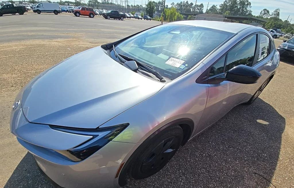 2025 TOYOTA PRIUS LE