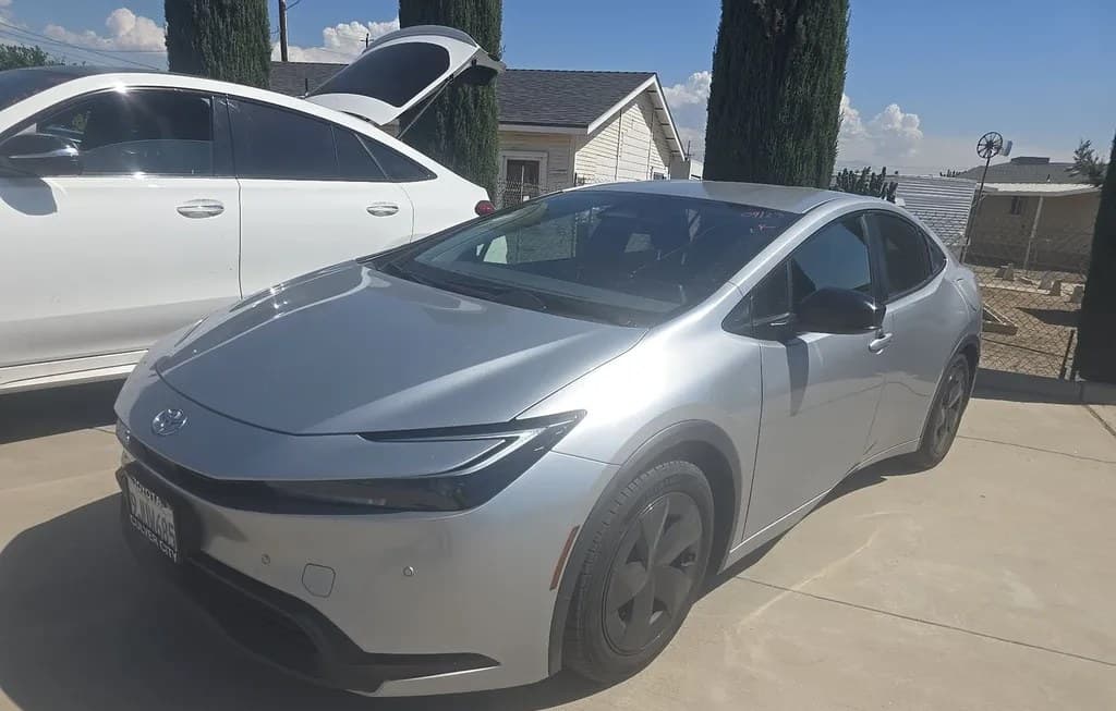 2024 TOYOTA PRIUS LE