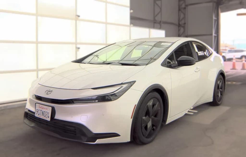 2025 TOYOTA PRIUS LE