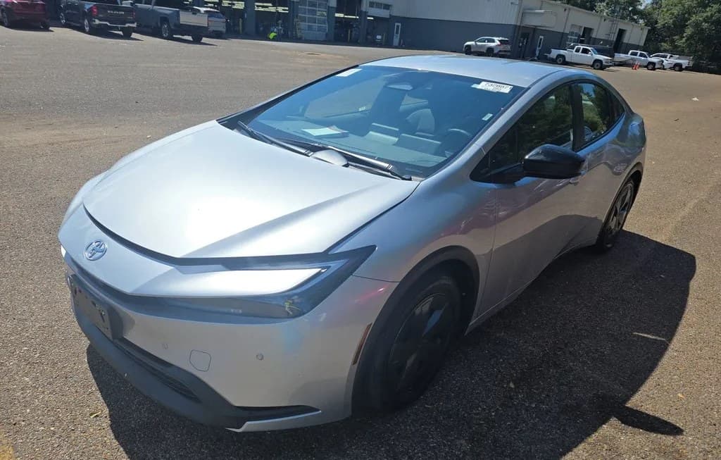 2026 TOYOTA PRIUS LE