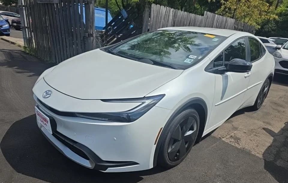 2024 TOYOTA PRIUS PRIME SE
