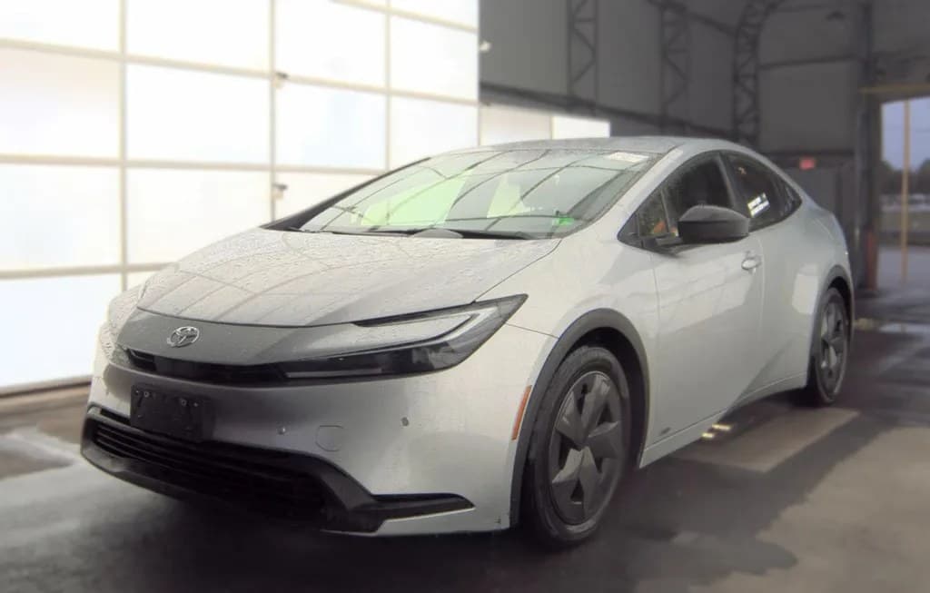 2025 TOYOTA PRIUS LE