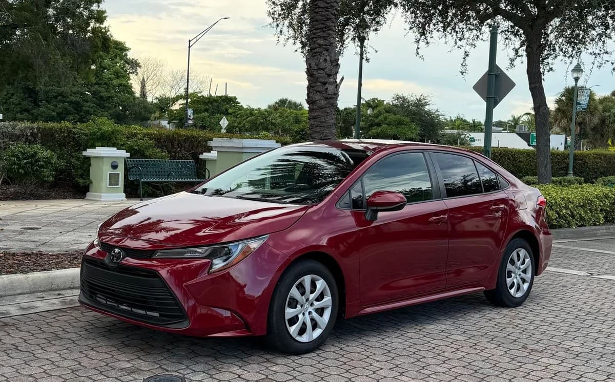 2023 TOYOTA COROLLA LE 2