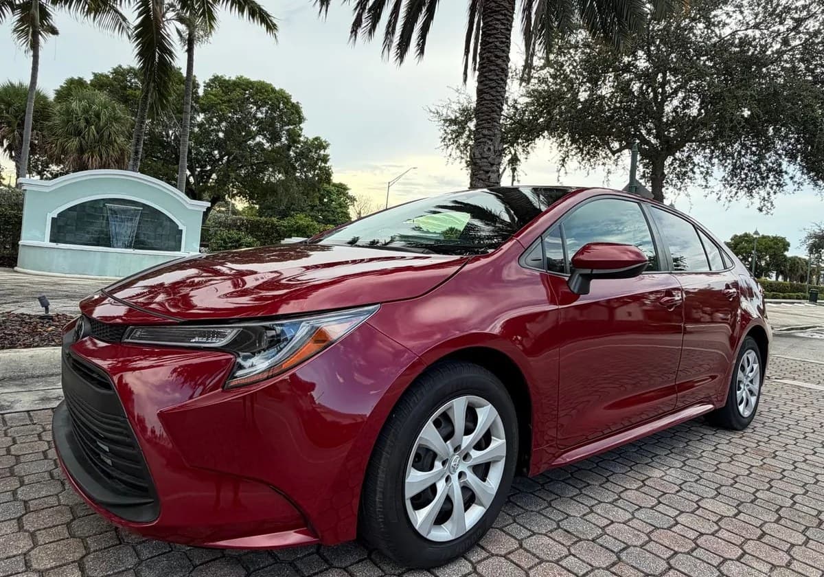 2023 TOYOTA COROLLA LE 3