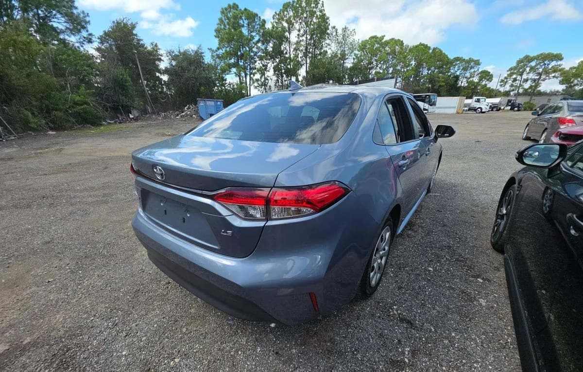 2023 TOYOTA COROLLA LE 4