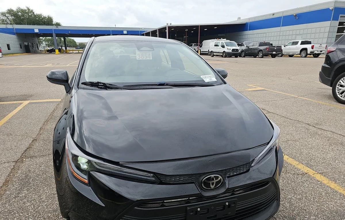 2023 TOYOTA COROLLA LE 3