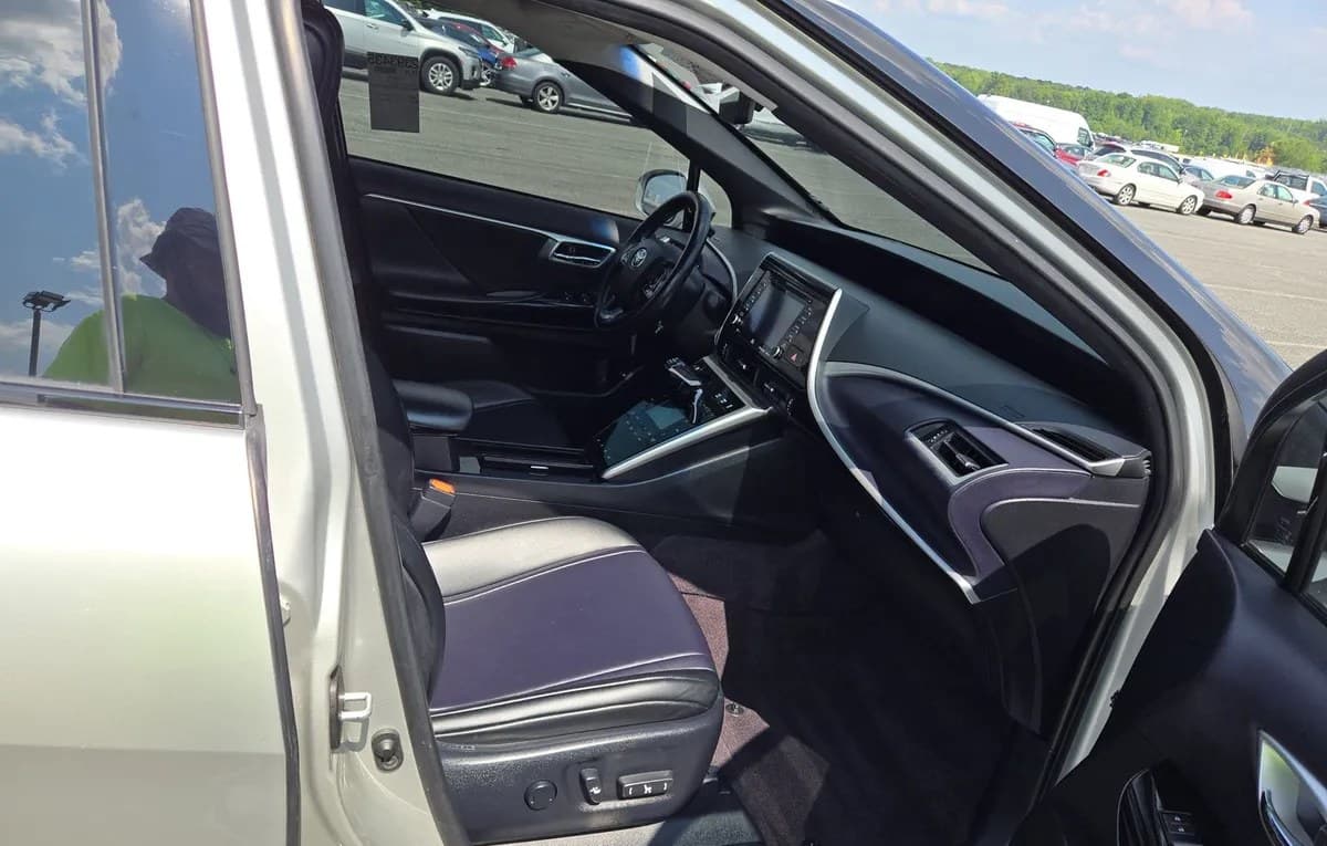 2019 TOYOTA MIRAI Base 5