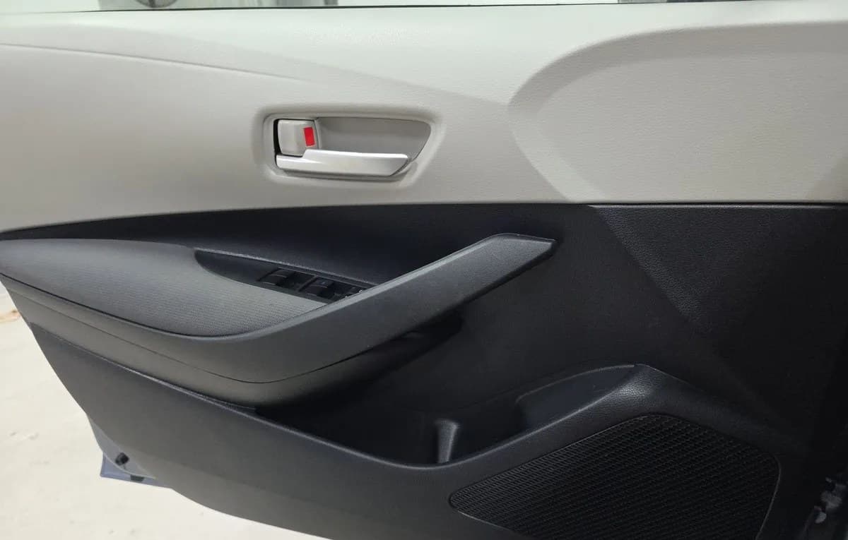 2021 TOYOTA COROLLA LE 6