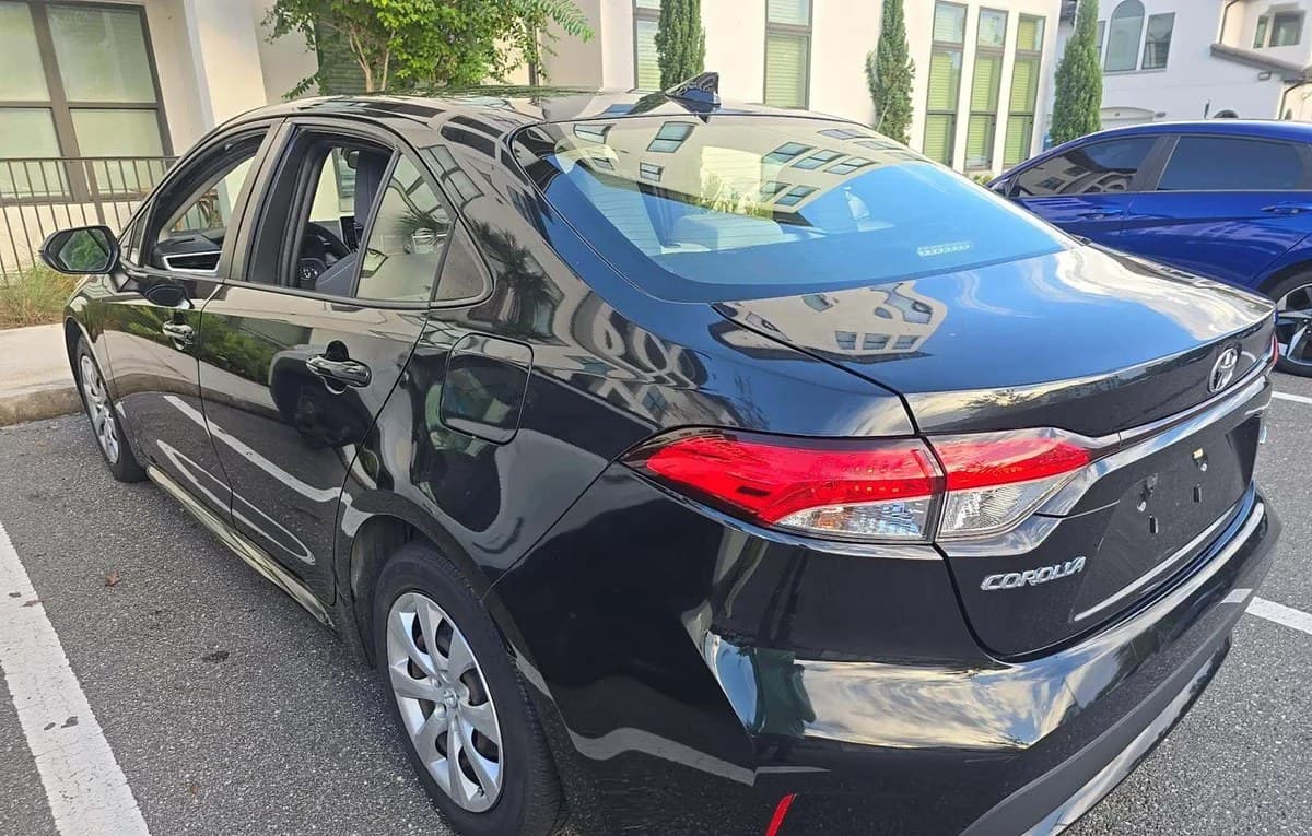 2021 TOYOTA COROLLA LE 3