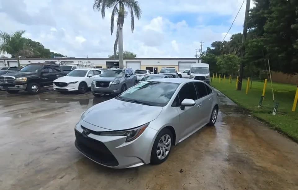 2022 TOYOTA COROLLA LE 2
