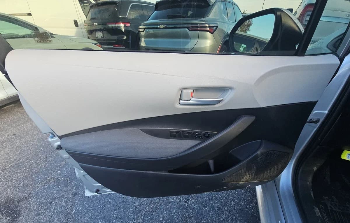 2020 TOYOTA COROLLA LE 6
