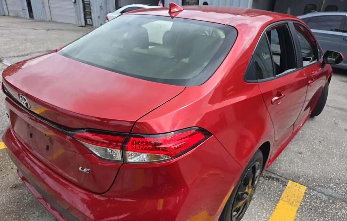 2020 TOYOTA COROLLA LE 4
