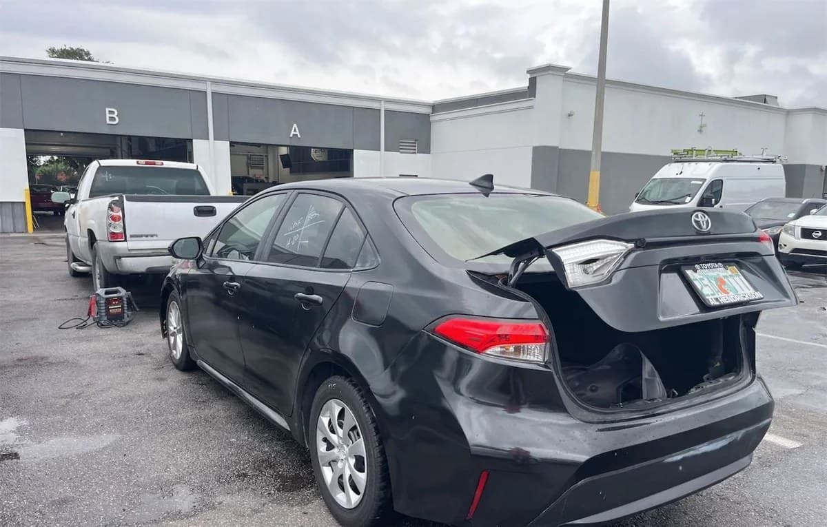 2022 TOYOTA COROLLA LE 4