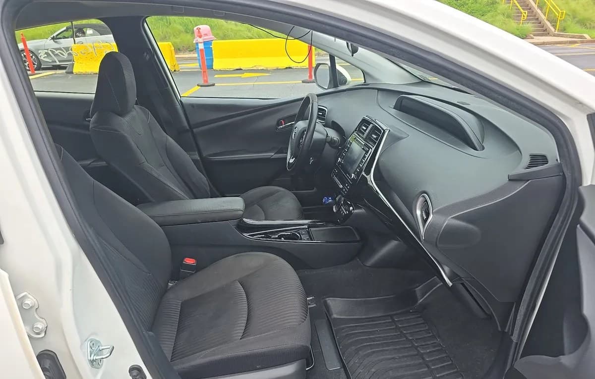 2021 TOYOTA PRIUS PRIME LE 5