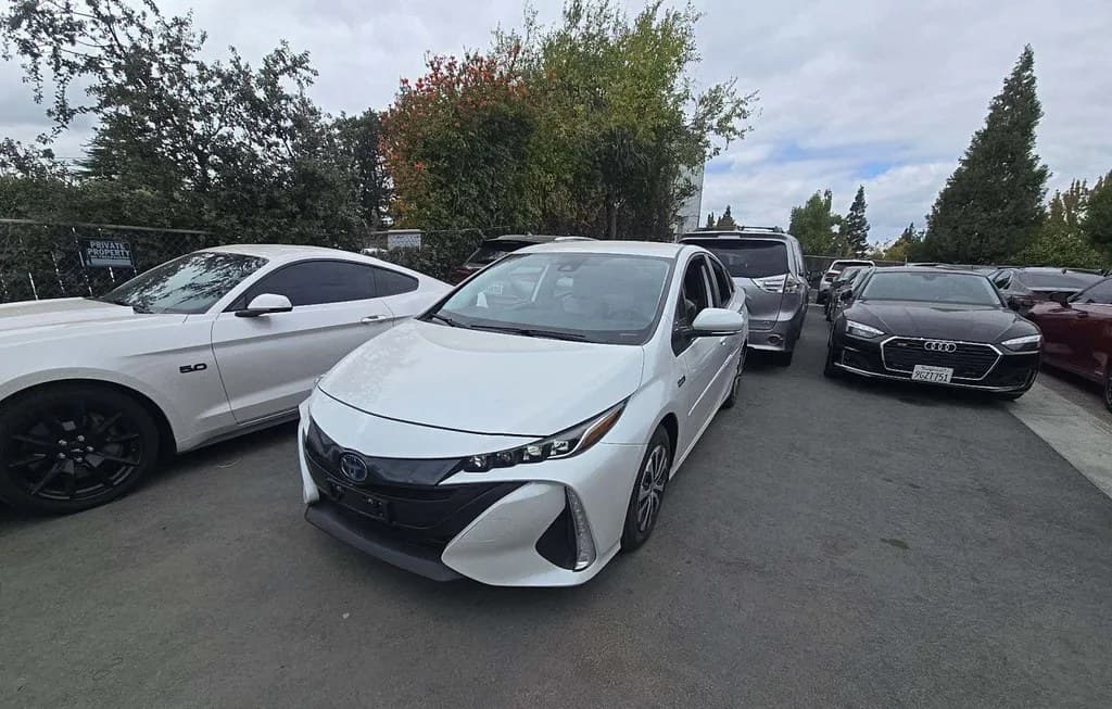 2021 TOYOTA PRIUS PRIME LE