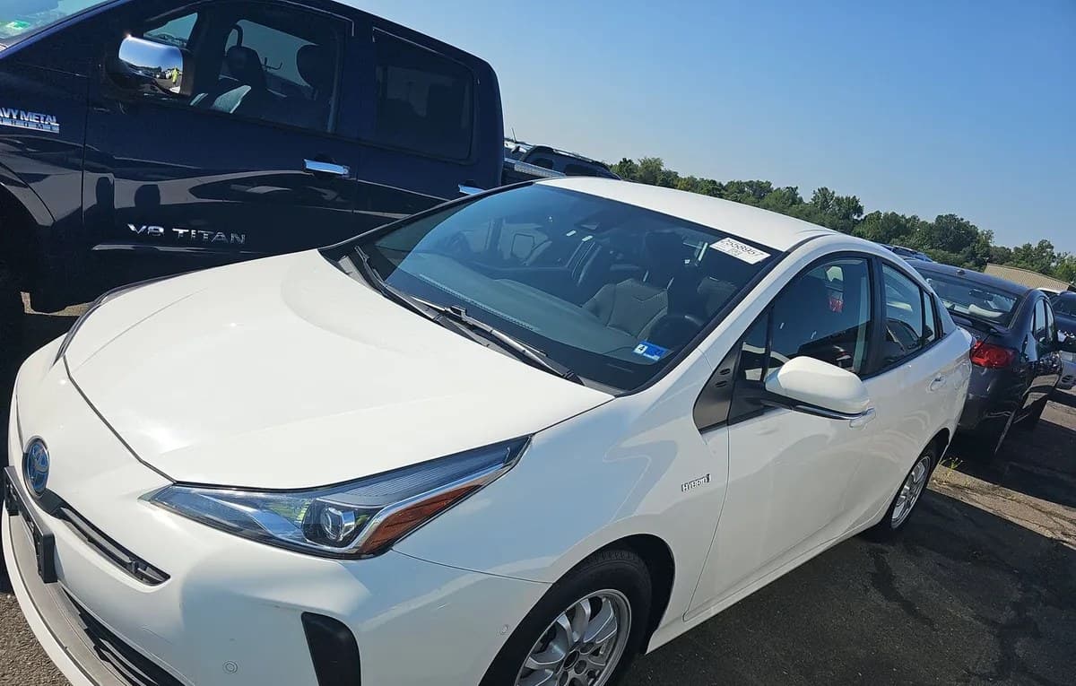 2021 TOYOTA PRIUS LE 2