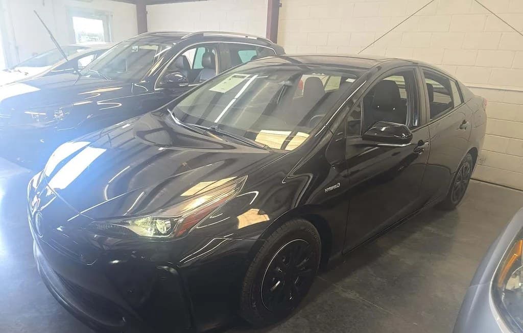 2022 TOYOTA PRIUS LE