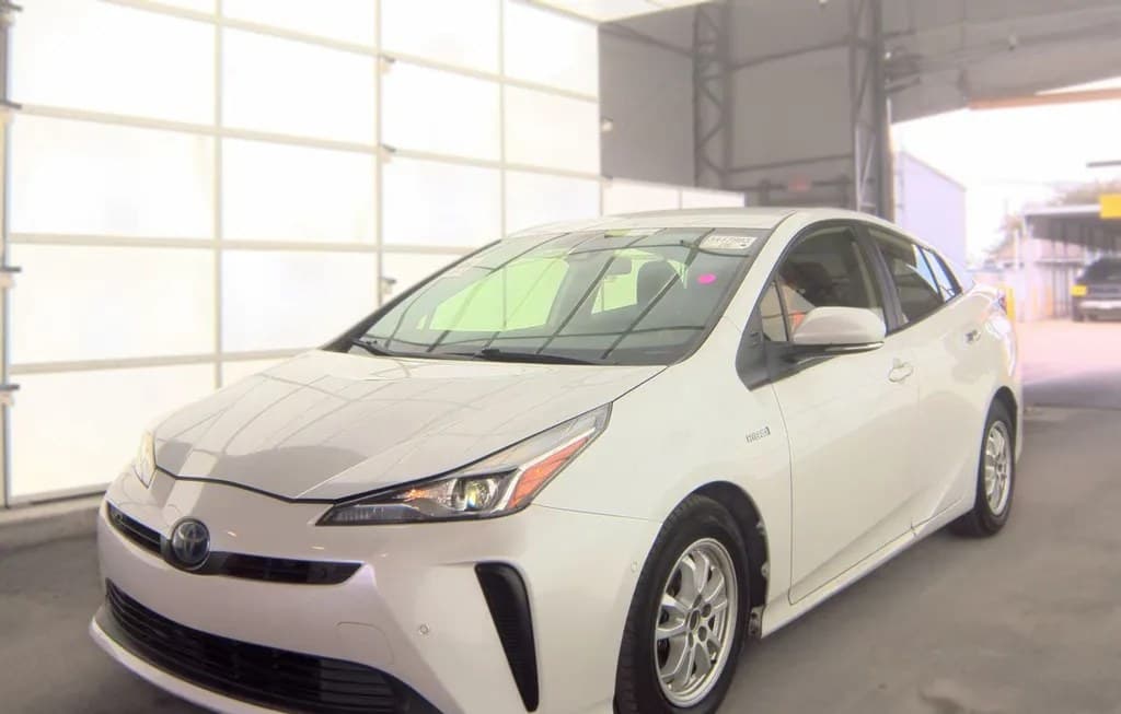 2022 TOYOTA PRIUS LE