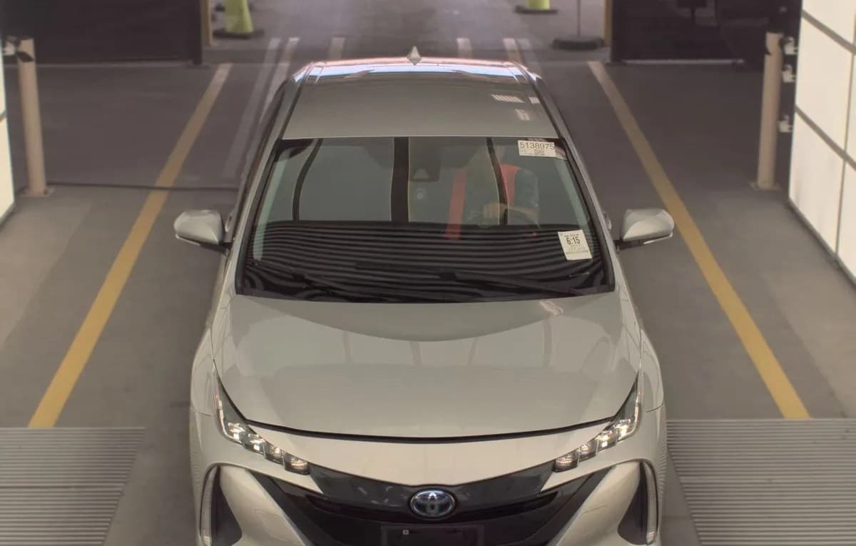 2017 TOYOTA PRIUS PRIME Premium 3