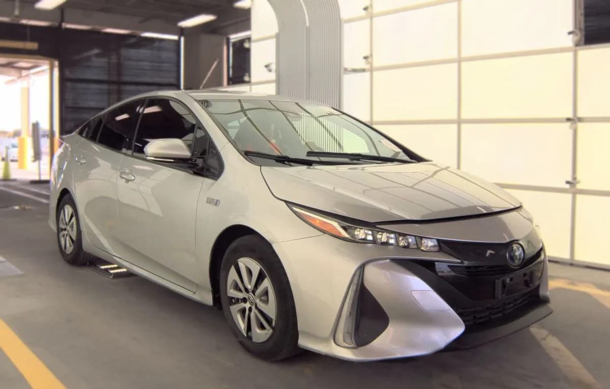 2017 TOYOTA PRIUS PRIME Premium 4
