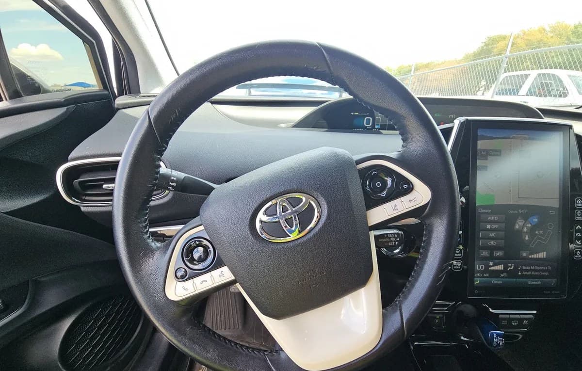 2017 TOYOTA PRIUS PRIME Premium 7