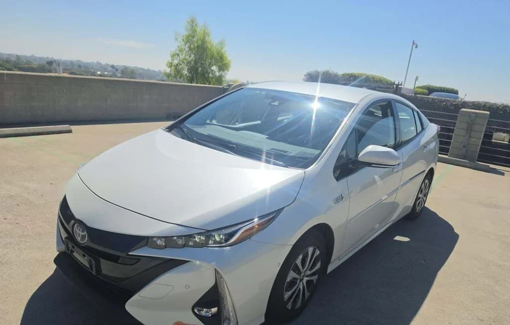 2020 TOYOTA PRIUS PRIME LIMITED