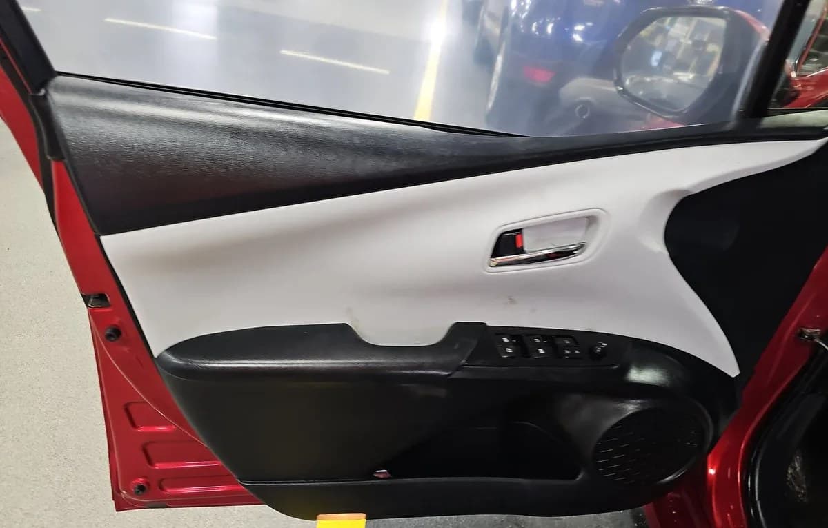2017 TOYOTA PRIUS PRIME Plus 6