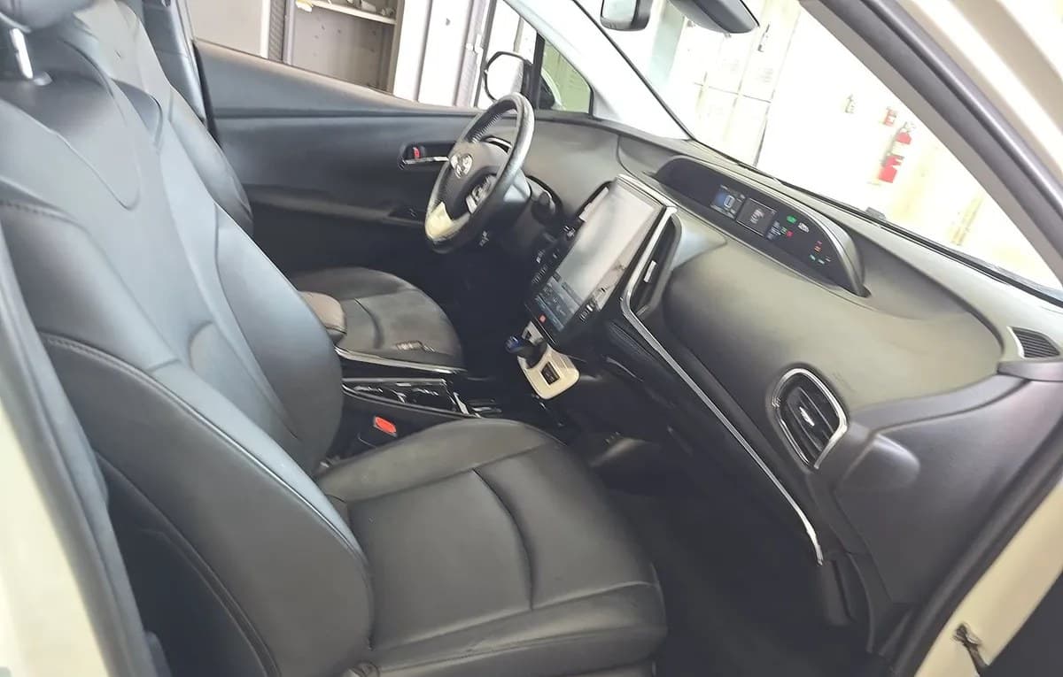 2017 TOYOTA PRIUS PRIME Advanced 5