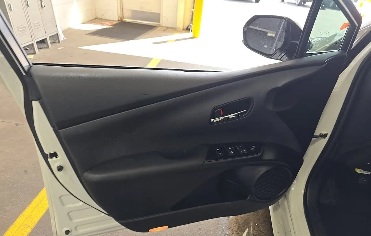 2017 TOYOTA PRIUS PRIME Advanced 6