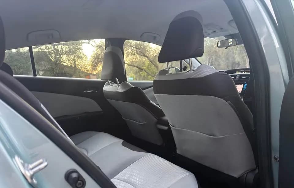 2018 TOYOTA PRIUS THREE 7