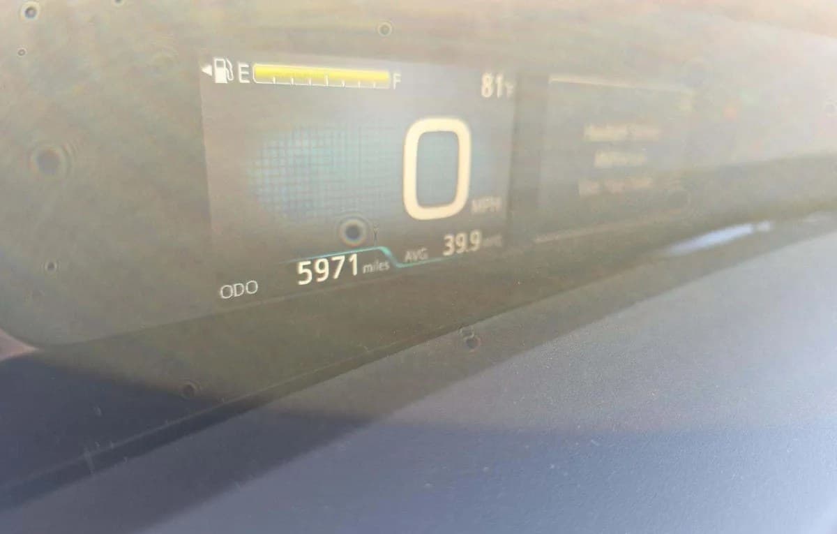 2019 TOYOTA PRIUS Limited 6