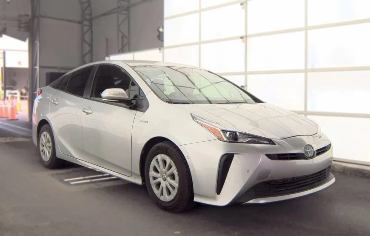 2019 TOYOTA PRIUS LE 4
