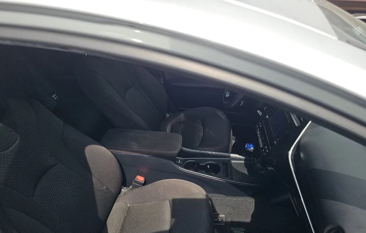 2019 TOYOTA PRIUS LE 5