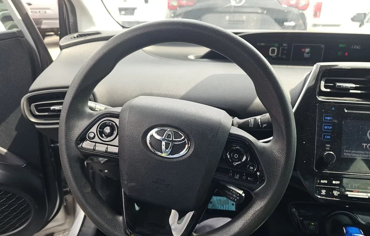 2019 TOYOTA PRIUS LE 7
