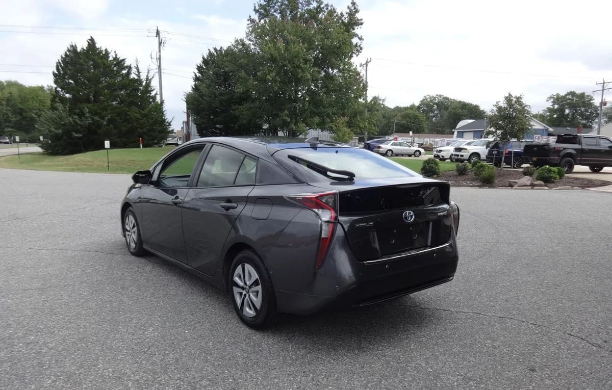 2017 TOYOTA PRIUS Four 4