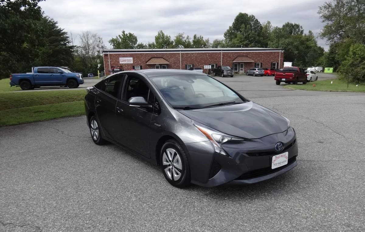 2017 TOYOTA PRIUS Four 7