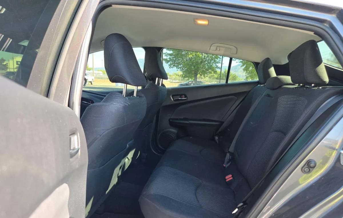 2017 TOYOTA PRIUS THREE 7