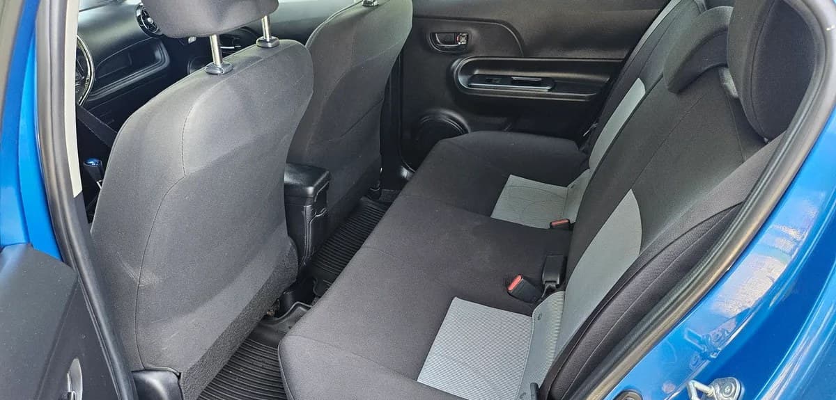 2019 TOYOTA PRIUS C L 7