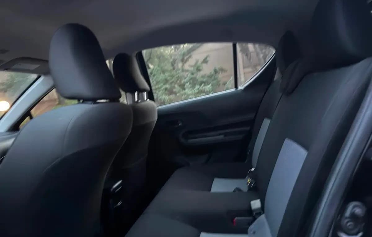 2019 TOYOTA PRIUS C L 7
