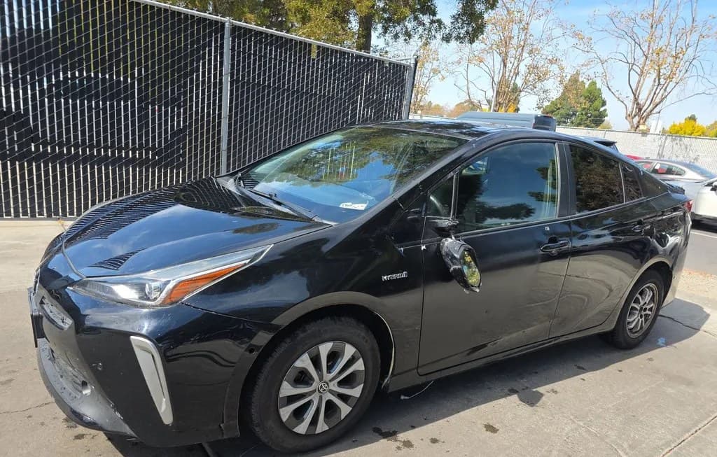 2019 TOYOTA PRIUS XLE